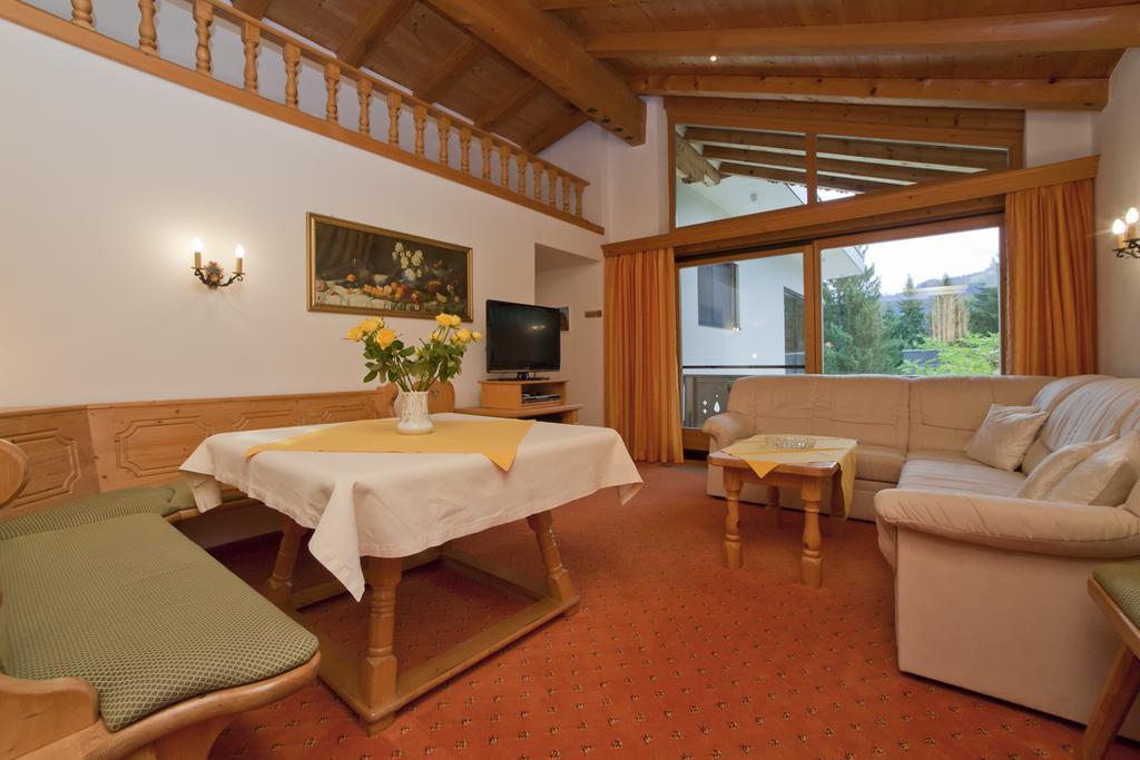 Haus Waldrand Apartment Oberndorf in Tirol Exterior foto