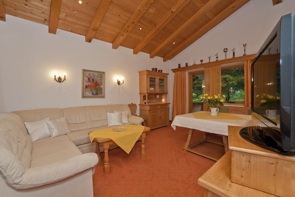 Haus Waldrand Apartment Oberndorf in Tirol Exterior foto