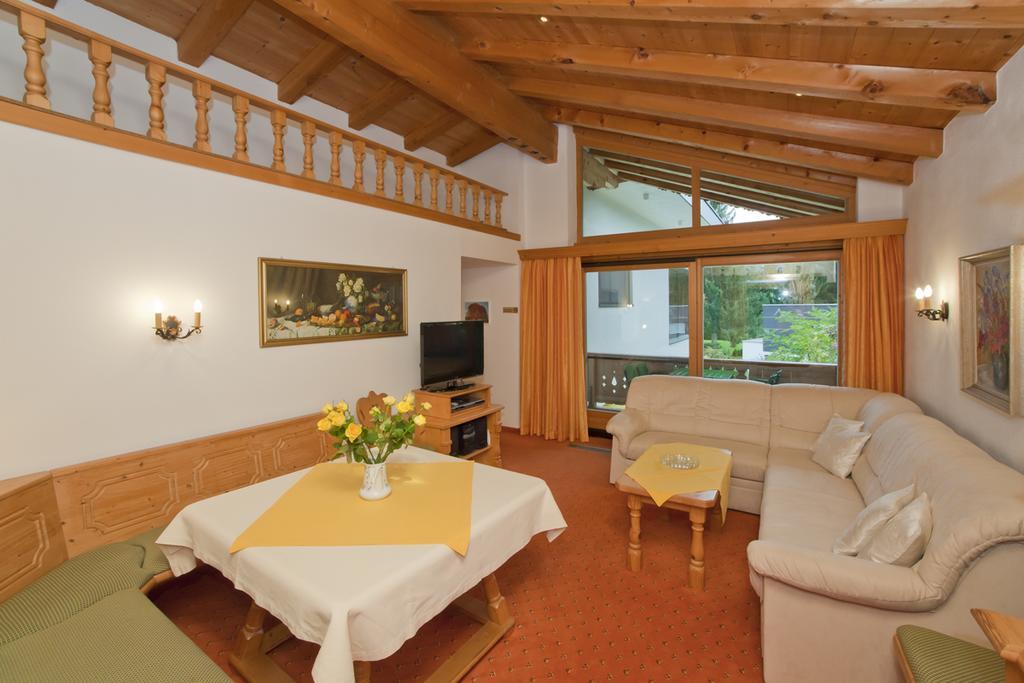 Haus Waldrand Apartment Oberndorf in Tirol Exterior foto